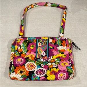 VERA BRADLEY NWOT Va Va Bloom Retired Pattern Envelope Crossbody Bag Size 12x10”